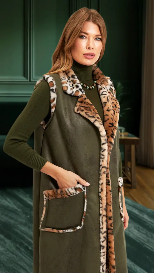 Удлиненный жилет Леопард зеленый с темным мехом брендовая одежда