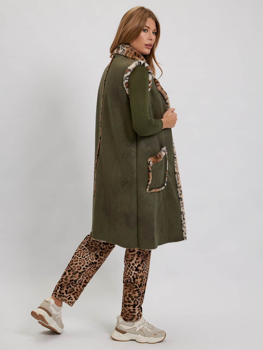 Удлиненный жилет Леопард зеленый с темным мехом авторская одежда