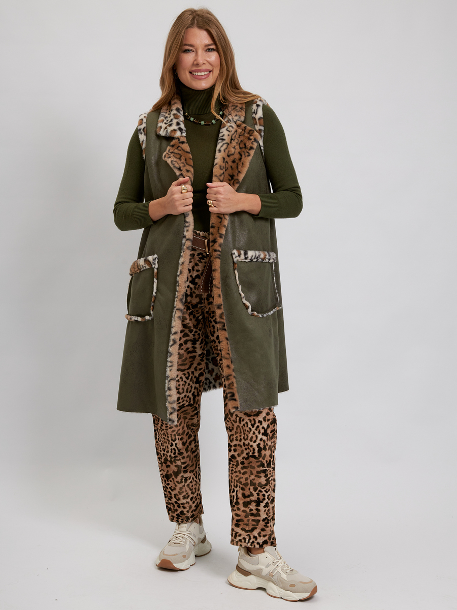 Удлиненный жилет Леопард зеленый с темным мехом авторская одежда