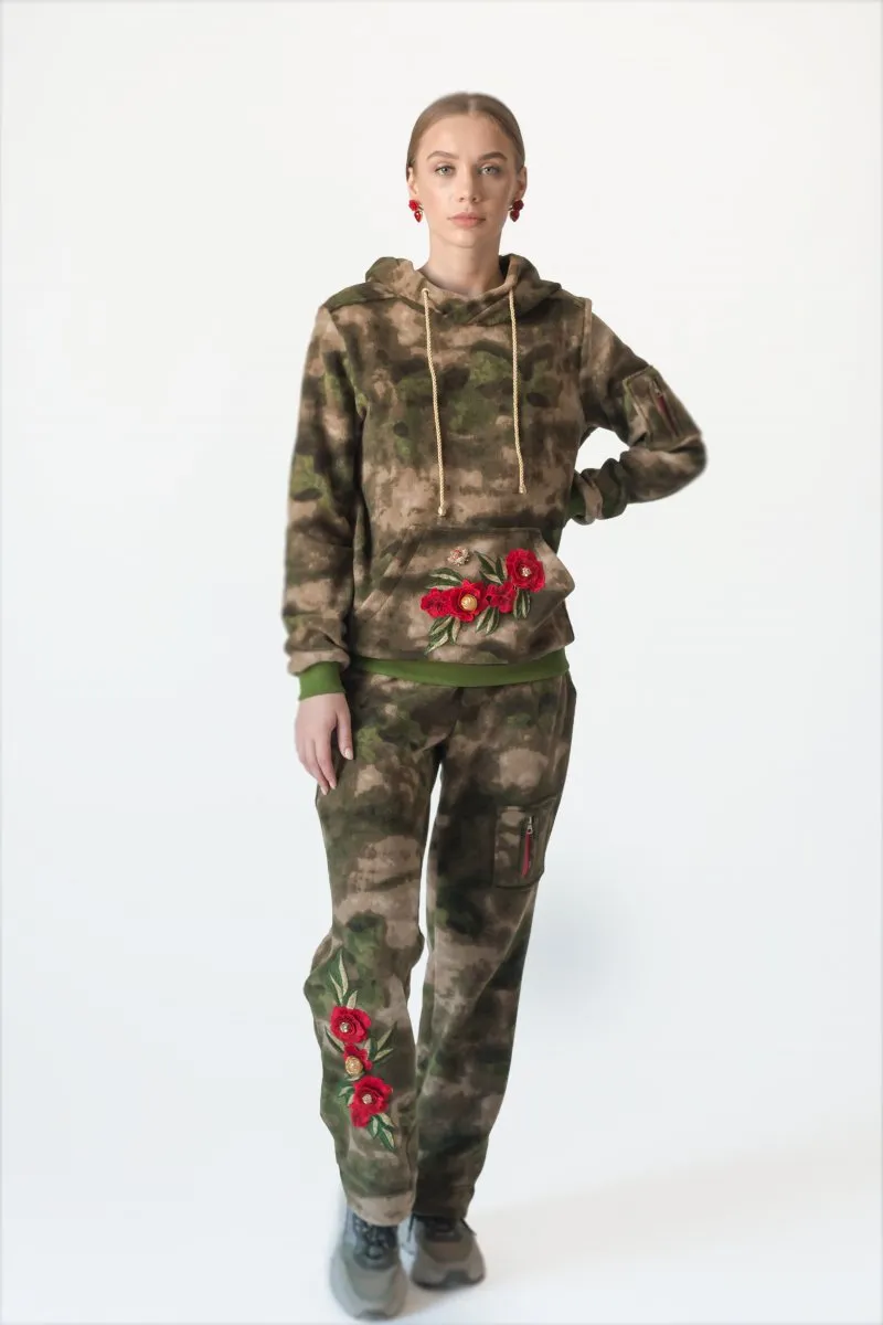 Теплый камуфляжный костюм Алые Розы эксклюзив от бренда Army of Girls Теплый камуфляжный костюм Алые Розы эксклюзив авторская одежда