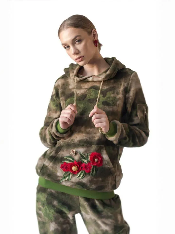 Теплый камуфляжный костюм Алые Розы эксклюзив от Army of Girls Теплый камуфляжный костюм Алые Розы эксклюзив брендовая одежда