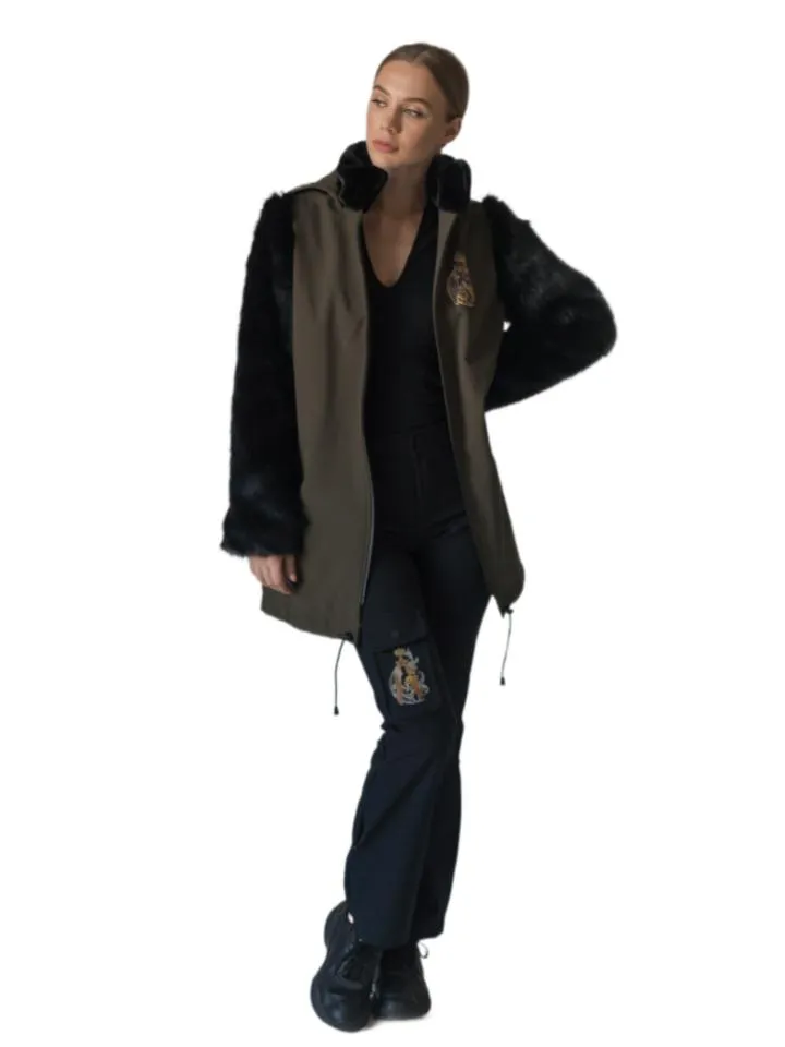 Куртка парка непродуваемая Fashion Style хаки Волчица от бренда Army of Girls Куртка парка непродуваемая Fashion Style хаки Волчица авторская одежда