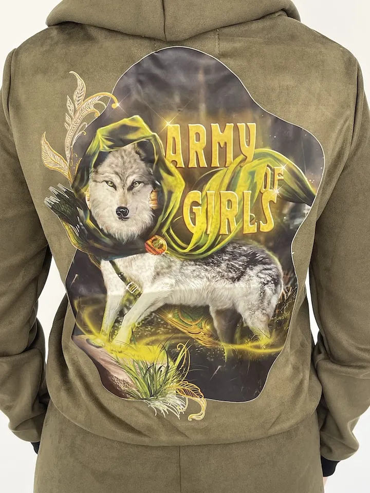 Замшевая худи Волчица авторская одежда