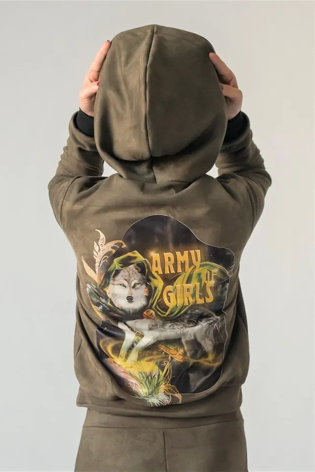 Замшевая худи Волчица авторская одежда